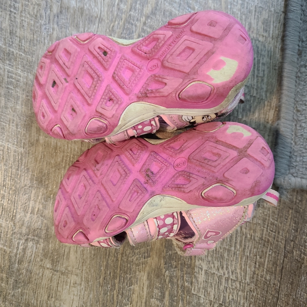 Sandles - Picture 3 of 3